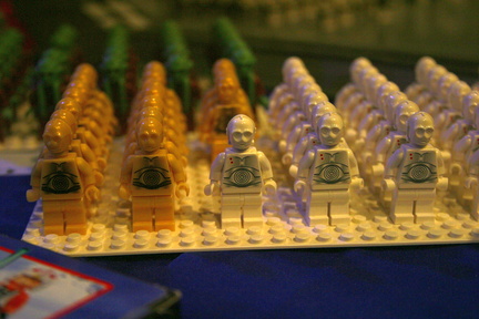 viele viele Lego androiden
